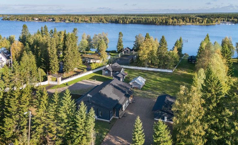 Resortin majoitusaluetta ilmasta kuvattuna.