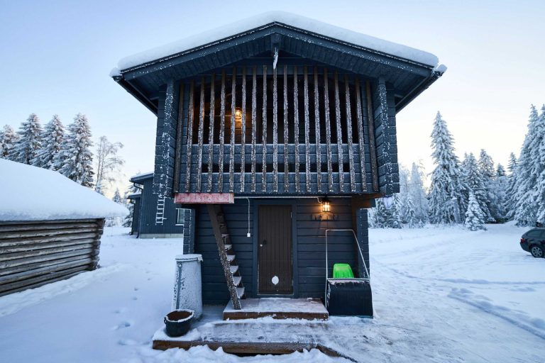 Cozy guest cabin (former granary)